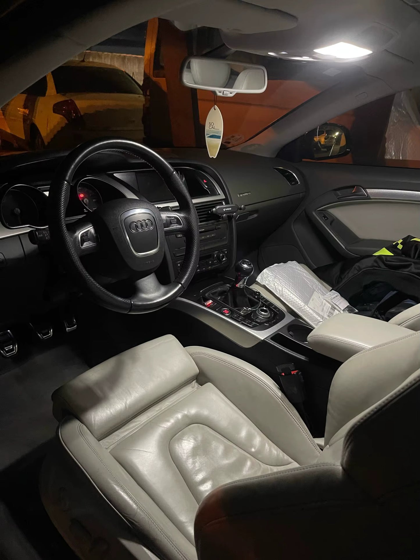 LED крушки за интериор на Audi A5 B8