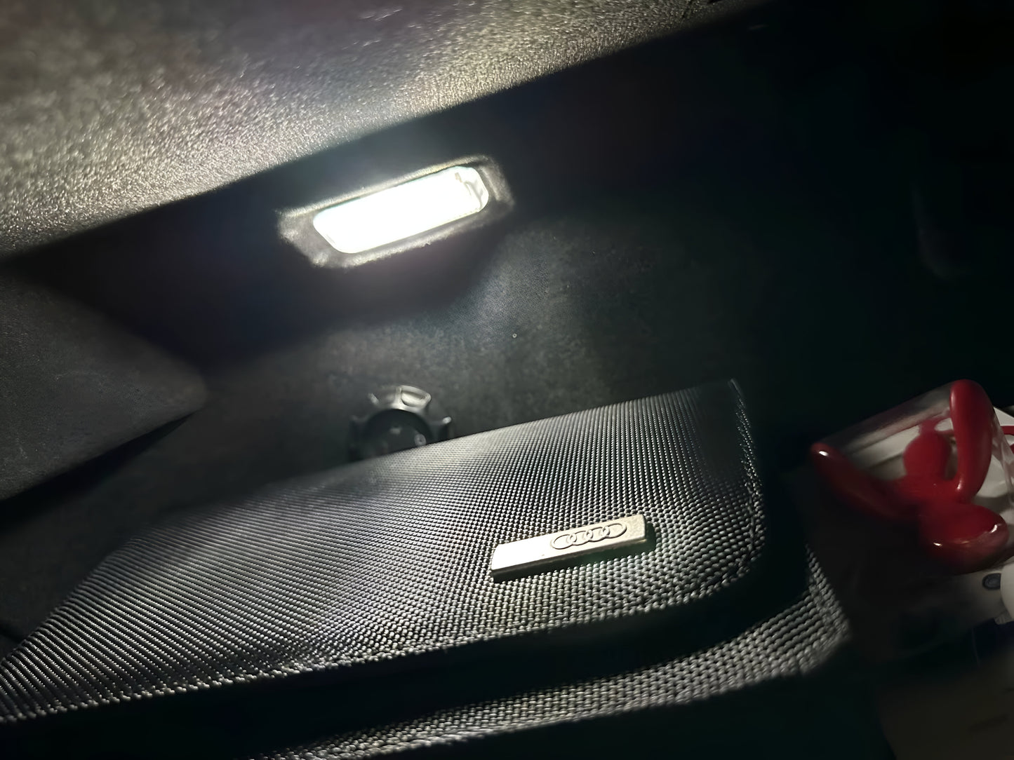 LED комплект за интеиор на Audi A6 - жабка