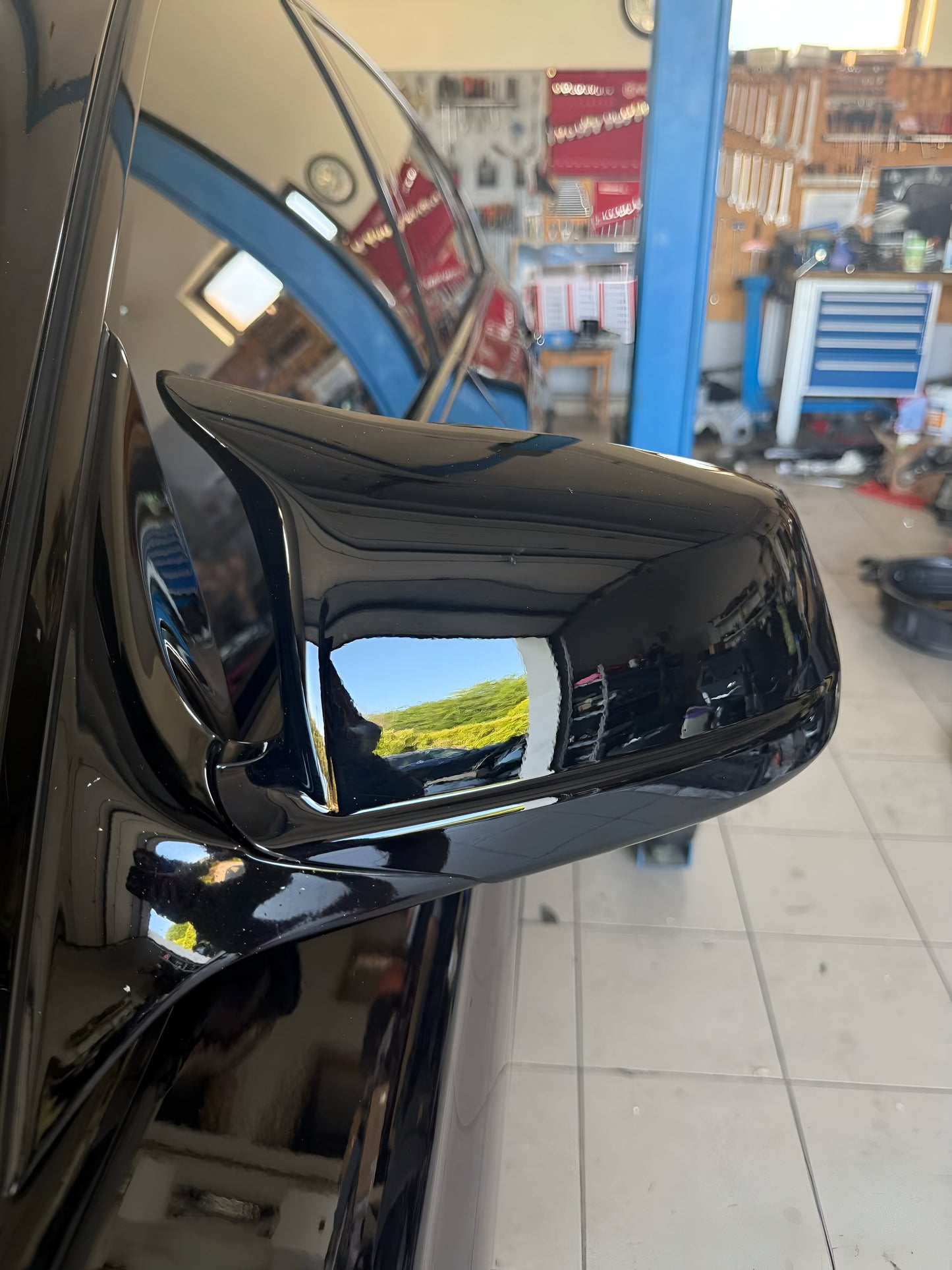 Batman капаци за огледала на BMW 5 серия F10 и F11 Pre-Face - отблизо