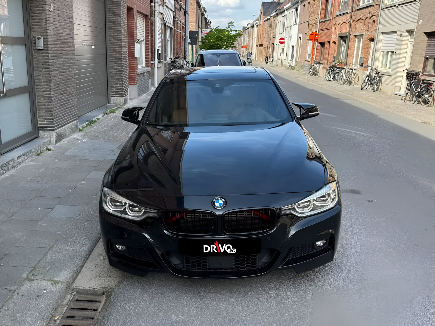 Декоративни лайстни за V-Brace на BMW F30, F31, F32, F34 и други - снимка на червени от клиент