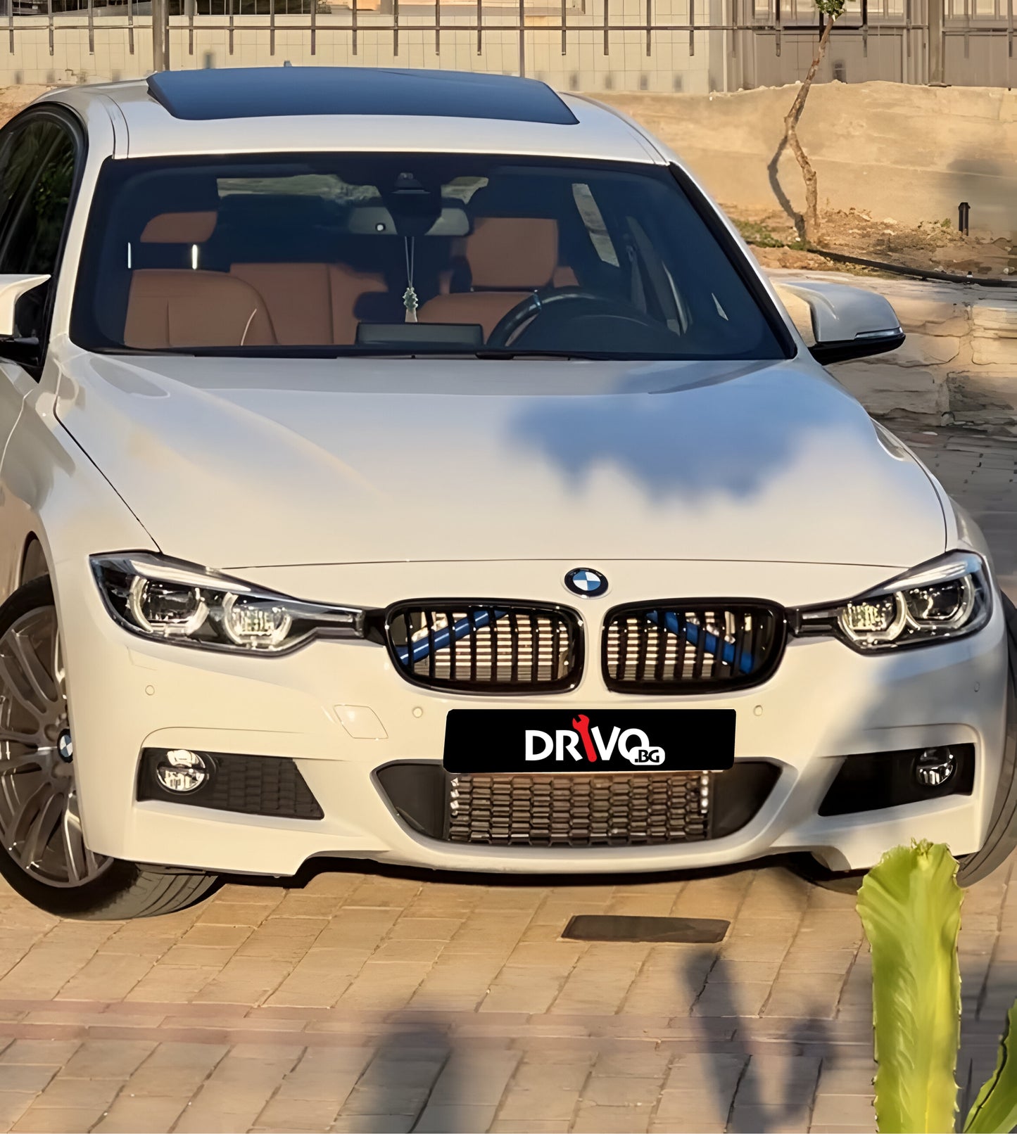 Декоративни лайстни за V-Brace на BMW F30, F31, F32, F34 и други - пример от клиент на сини лайстни