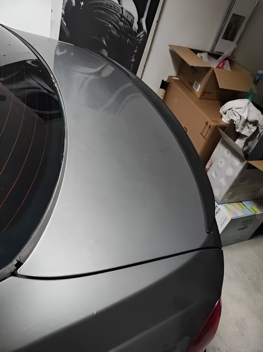 Чисто Нов Лип Спойлер за Багажник на BMW E90 - клиент
