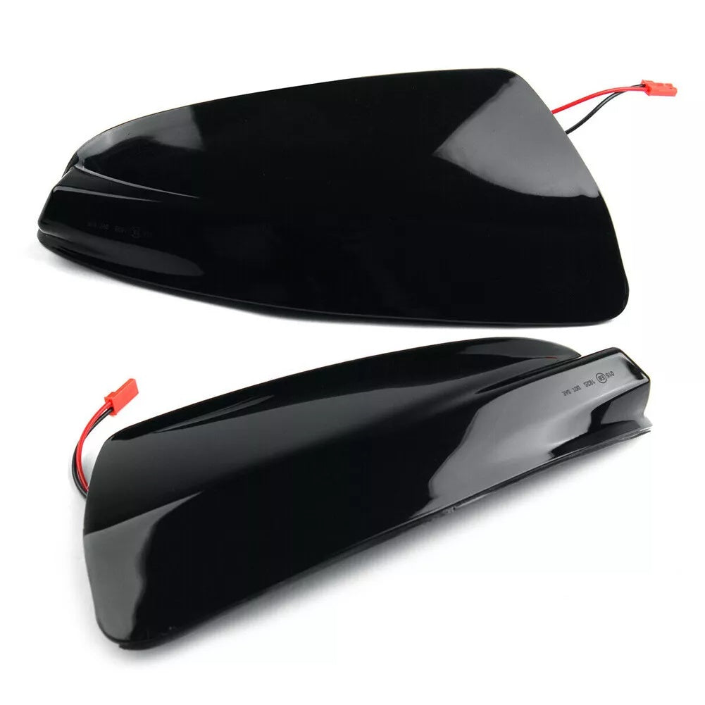 близък план на LED динамични мигачи за W204, W164, W639