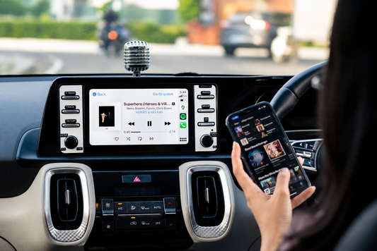 Как да използвате Waze, Google Maps и Spotify на оригиналния екран на колата?