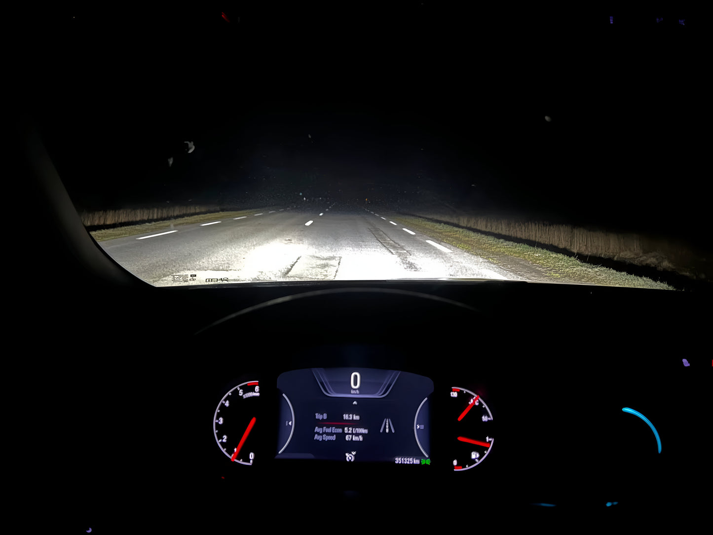 LED крушки за ксенонови фарове с ярка светлина и IP68 защита - клиент