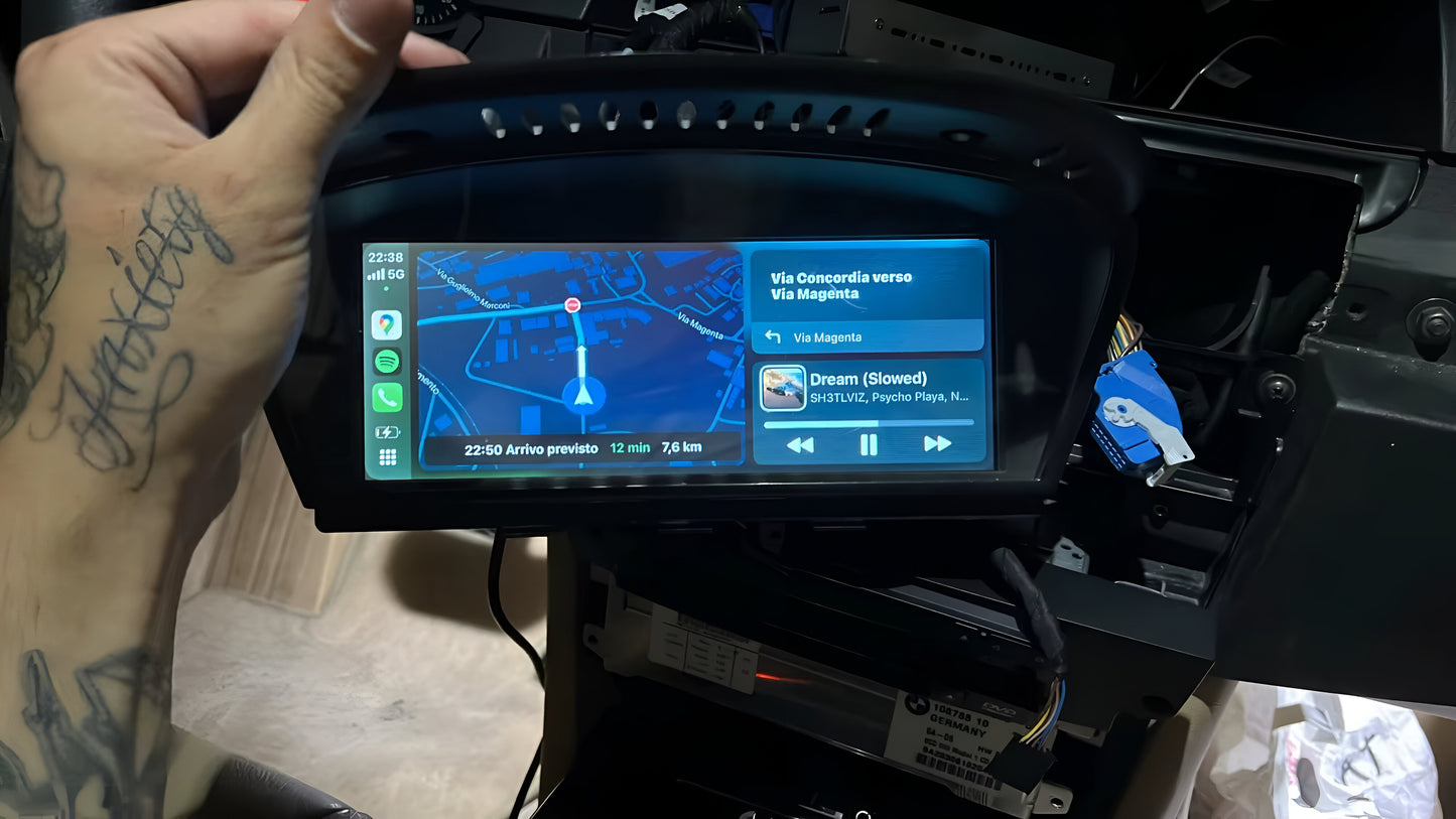 Висококачествен Carplay и Android Auto модул за CCC навигация на BMW - клиент при монтажа