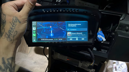 Висококачествен Carplay и Android Auto модул за CCC навигация на BMW - клиент при монтажа