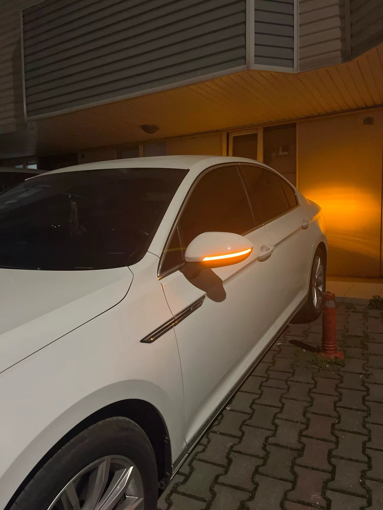  LED динамични мигачи за огледала на VW Golf 8, Passat B8 и Arteon - клиент