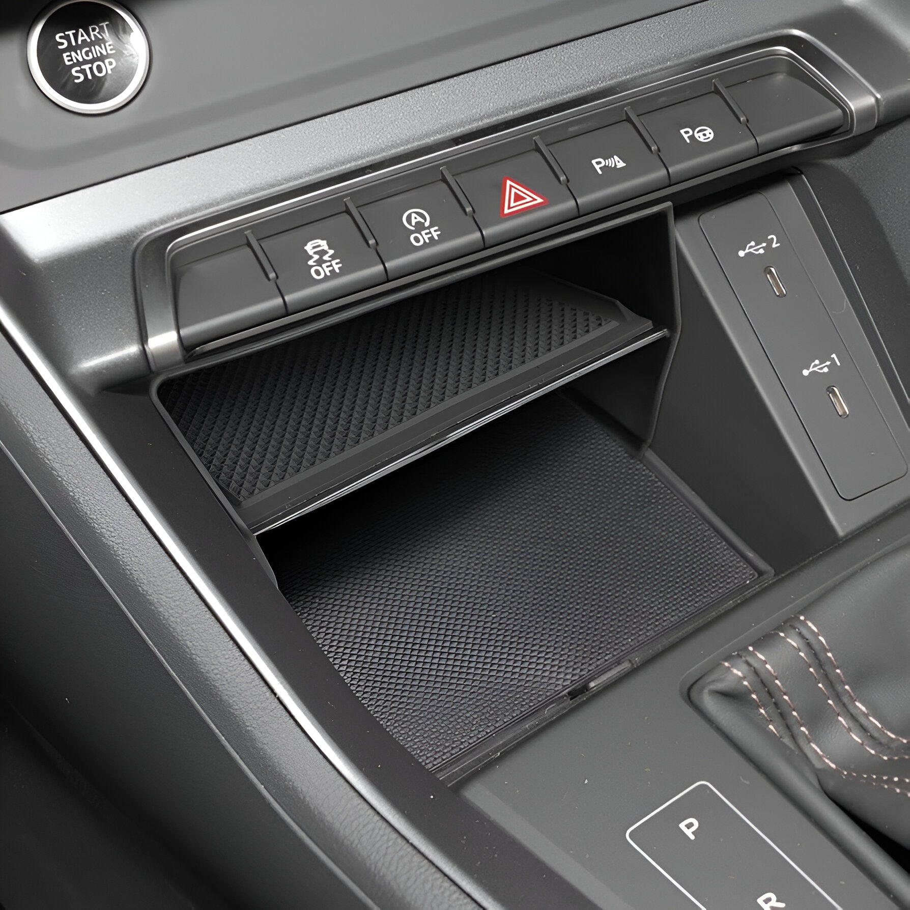 Модул за изключване на Start Stop системата за Audi A3 8V, Q2 GA и Q3 F3 - позиция на бутона в Q3