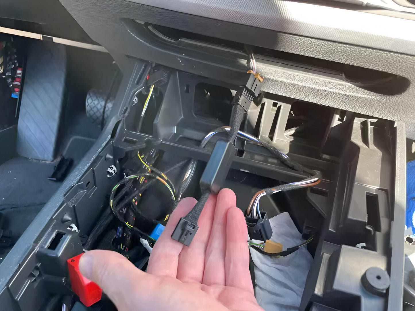 Модул за изключване на Start Stop системата за Audi A4 и A5 B9, Q5 FY - пример