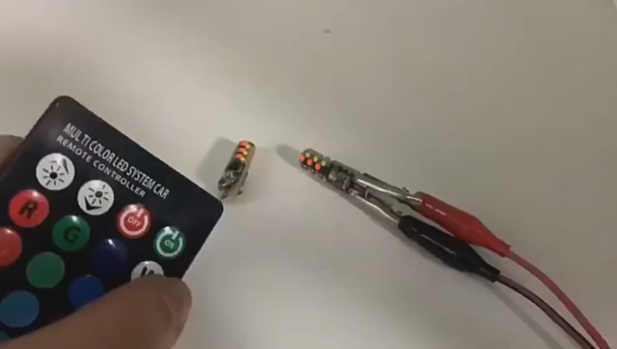 Комплект многоцветни T10 крушки и дистанционно за избор на цвят - видео с управление чрез дистанционното